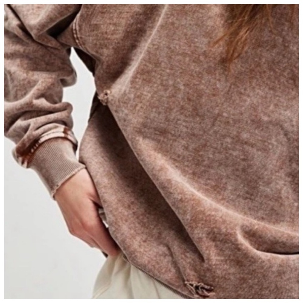 💥Last One NWT’s-$90 FREE PEOPLE Classic Crew Slouchy Distressed Sweatshirt XL - Picture 4 of 7
